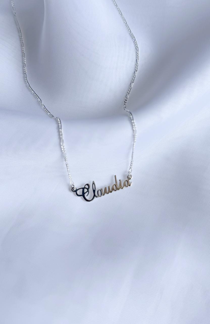 Collar Nombre en Cursiva