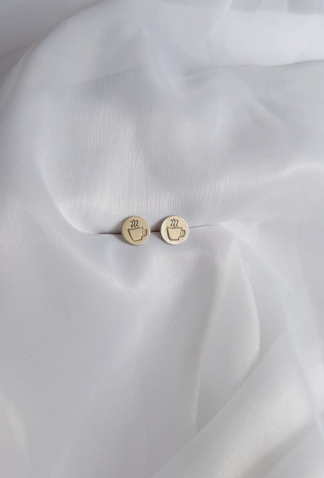 Aretes Taza de Café Dorados